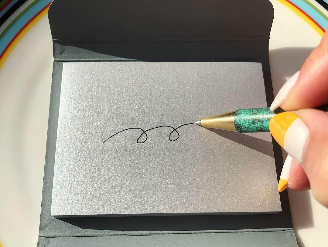 バイヤーが認めた スタッフも一目惚れするデザイン文具 金銀銅のふせん紙