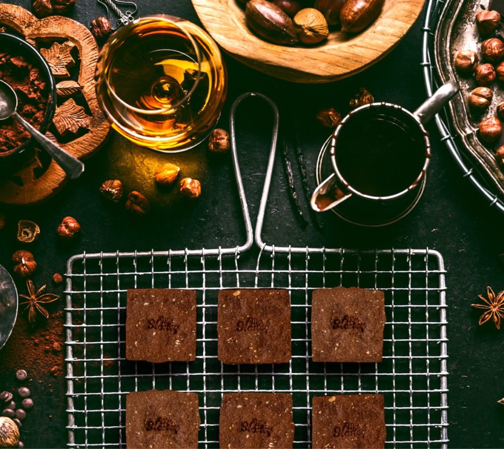 マイハニーのはちみつとカカオだけで作られた グルテンフリーのとろけるチョコクッキーサンド リープ マイハニーのはちみつとカカオだけで作られた グルテンフリーのとろけるチョコクッキーサンド リープ
