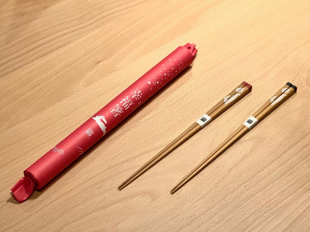 公長齋小菅から2023年の干支「卯」のお箸や箸置きが限定入荷♪縁起物の赤べこも登場！