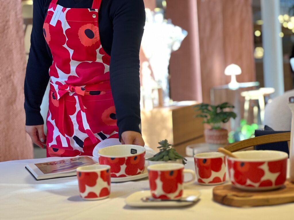 marimekko(マリメッコ)のエプロンが可愛い！お料理や家事をする気分も上がるマリメッコエプロン特集♪