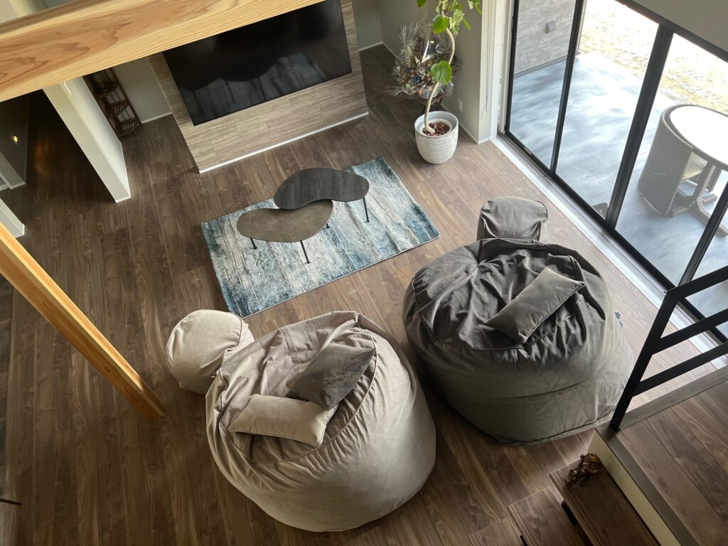 Walbrook 特大床用花瓶 23インチ - リビングルームの床の装飾用の大きな花瓶 背の高い床用花瓶 パンパスグラス用パンパスグラス花瓶 床用背の高い花瓶 リビング Walbrook 特大床用花瓶 23インチ - 床用花瓶 装飾的な高さのある大きな花瓶 背の高い床用花瓶 白い花瓶 パンパス草の花瓶 床用トール花瓶  大きな花瓶 リビングルームの床の装飾