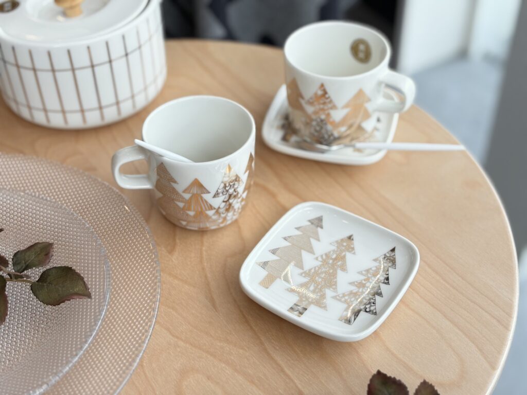 Marimekko クーシコッサ＆ティイリスキヴィ マグカップ&プレート 